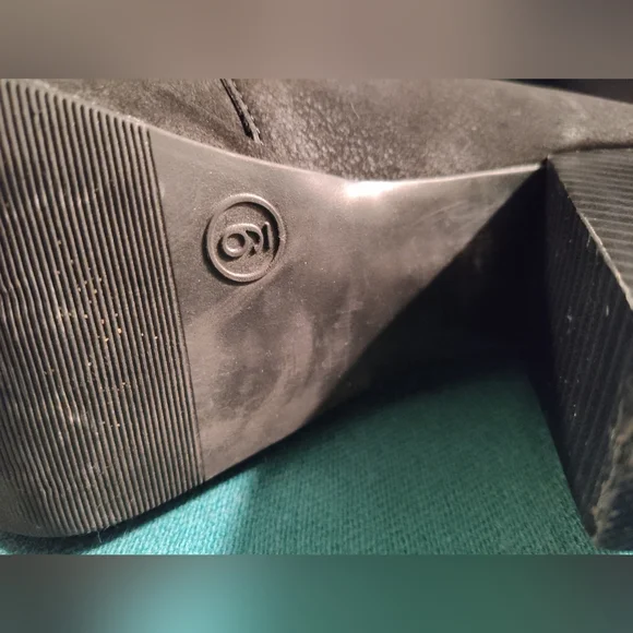 Lace Up Black Boots - Picture 4 of 4